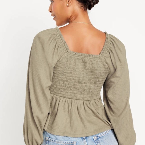 NWT OLD NAVY Long-Sleeve Smocked Peplum Color: Birch Leaf elasticized  v-neck - Picture 3 of 6